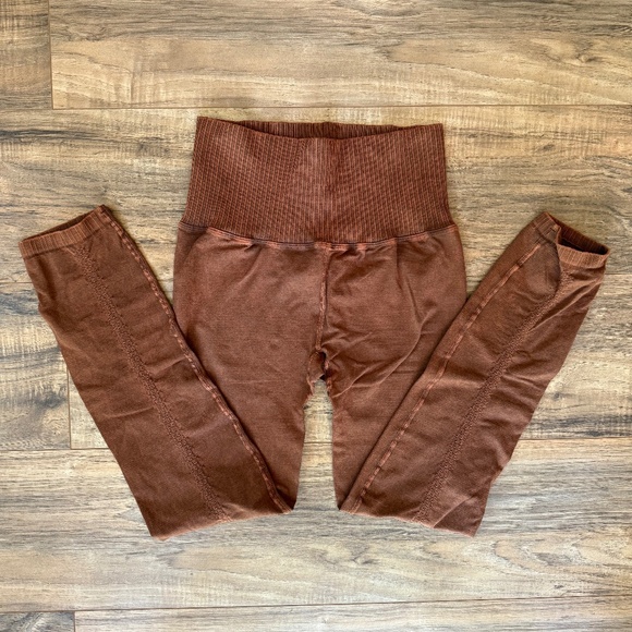 NWOT - FP Movement Good Karma Leggings M/L - Picture 1 of 9